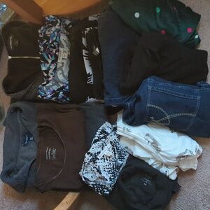 Bundle of 12 garments (14/16, XL, 1X, and 18)